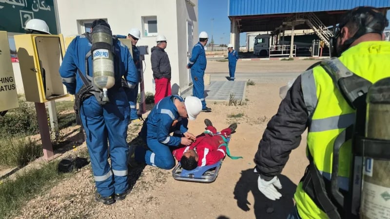 الحماية المدنية تنظم عملية بيضاء بشركة طينة للخدمات البترولية